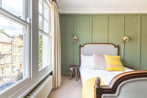 3 bedrooms, iron/ironing board, internet, bed sheets - Luxurious and Well-Designed 3BD flat, Clapham (London)