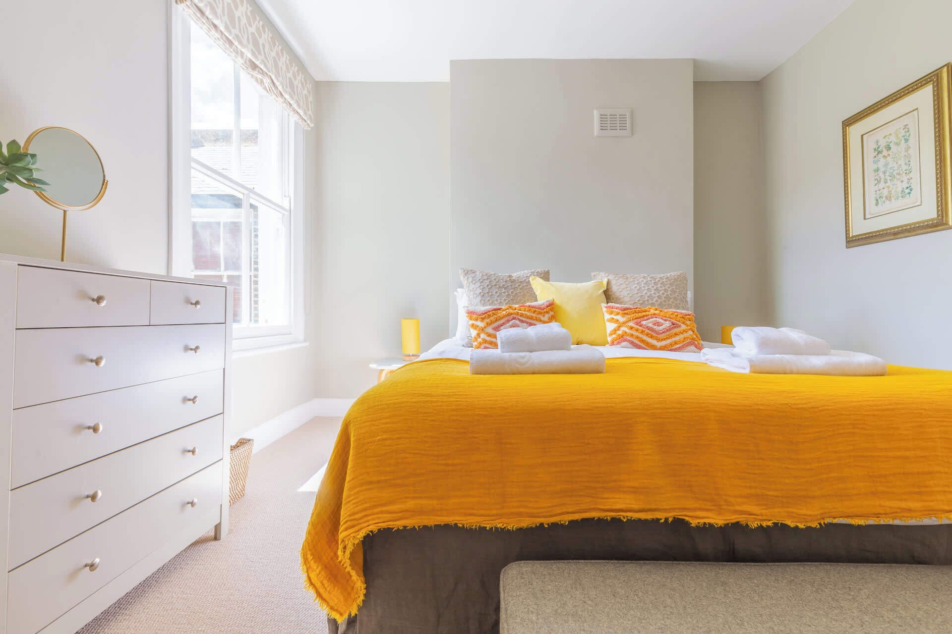 3 bedrooms, iron/ironing board, Internet, bed sheets