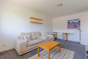 Living area - Homely 1BD Flat with Parking, East London (London)