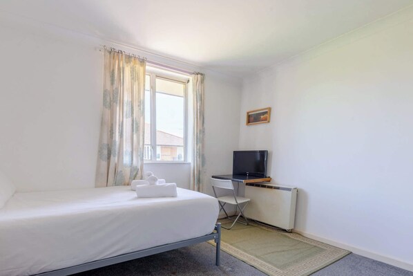 1 bedroom, Internet, bed sheets