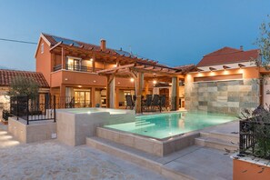 Beheizter Pool