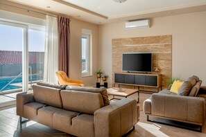 Smart TV, ping pong