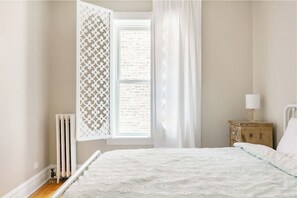 3 bedrooms, desk, iron/ironing board, travel cot