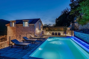 Beheizter Pool