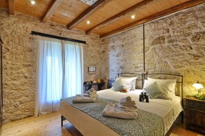 4 chambres, fer et planche à repasser, Wi-Fi, draps fournis