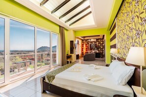 4 Schlafzimmer, Bügeleisen/Bügelbrett, Internetzugang, Bettwäsche