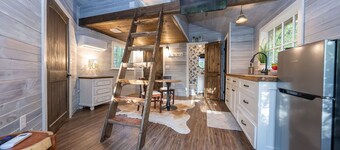 Luxury, Secluded Treehouse on the Rivanna River