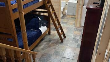 3 sovrum, skrivbord, strykjärn/strykbräda och gratis wi-fi