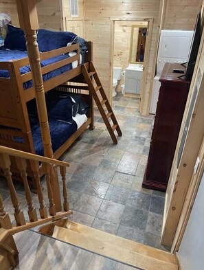3 Schlafzimmer, Schreibtisch, Bügeleisen/Bügelbrett, kostenloses WLAN