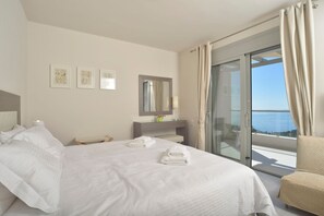 5 bedrooms, iron/ironing board, free Internet, bed sheets
