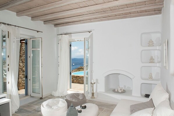 Téléviseur connecté, foyer