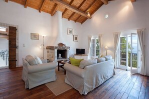 Televisión y reproductor de DVD 