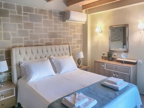 2 makuuhuonetta, silitysrauta/-lauta, ilmainen internet, vuodevaatteet