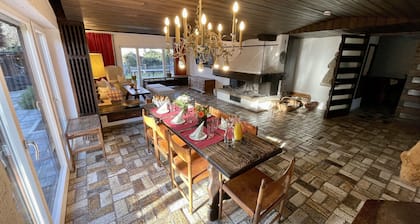 Large vacation apartment with sauna, terrace, garden and open fireplace