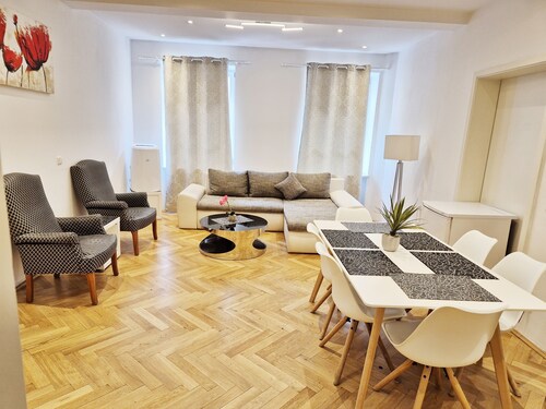 City Center Stays /// AK1-R, Apartment mit 2 Schlafzimmer