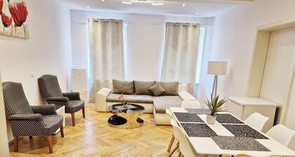 City Center Stays /// AK1-R, Apartment mit 2 Schlafzimmer