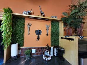 Interior - Safari Cabana at Tipsy Toad Retreat (Boyd)