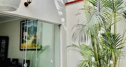 Beautiful 3 bedrooms 3.5 baths house in a great area of Miraflores - Lima