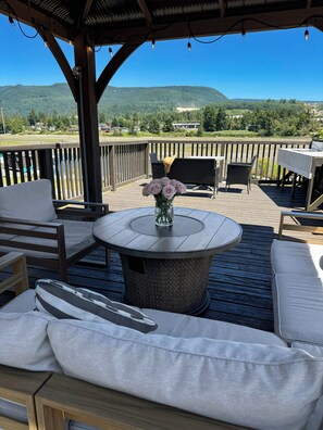 Exterior - The Spot at Porpoise Bay (Sechelt)