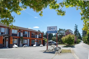 Front of property - The Spot at Porpoise Bay (Sechelt)