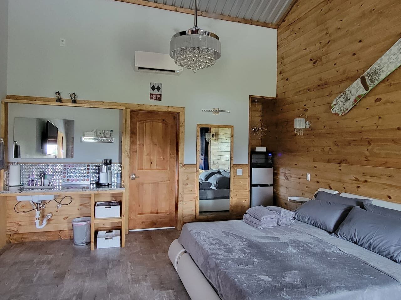 1 bedroom, desk, free WiFi, bed sheets