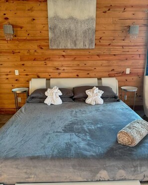 1 slaapkamer, een bureau, gratis wifi, beddengoed