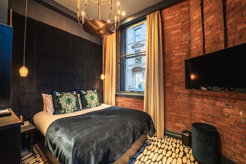 Ropa de cama de alta calidad y minibar