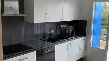 冰箱、微波炉、烤箱、炉灶