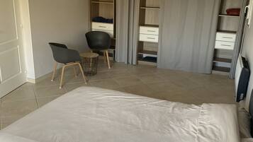 5 多间卧室、熨斗/熨衣板、免费 WiFi、床单