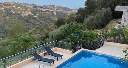 Villa spacieuse avec piscine sur Nice