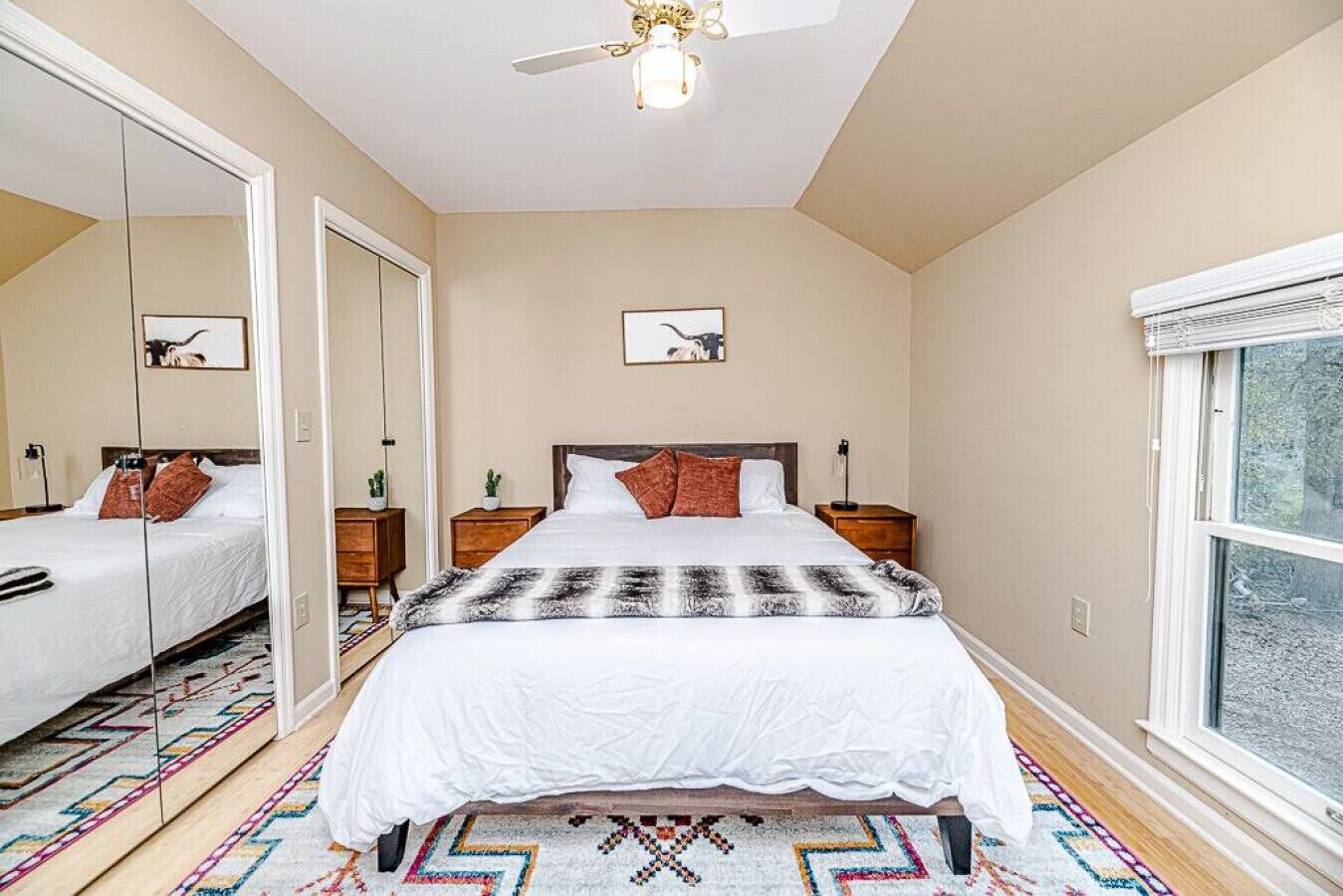 2 bedrooms, desk, iron/ironing board, travel cot