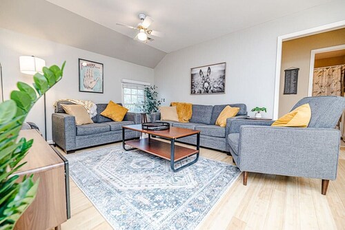 Upstairs at the Estate - Across from SP Golf Club