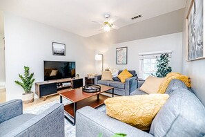 TV - Upstairs at the Estate - Across from SP Golf Club (Southern Pines)