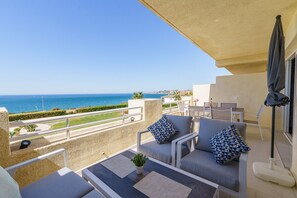 Outdoor dining - MalagaSuite Casa Oceano (Mijas Costa)