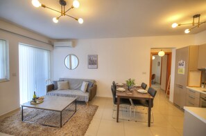 TV - Centrally located and modern apartment CKNI1 (Gzira)