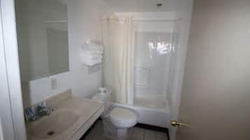Economy Single Room, 1 Bedroom | Bathroom