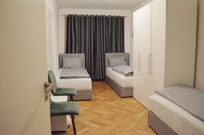 3 camere, ferro/asse da stiro, Wi-Fi gratuito, lenzuola