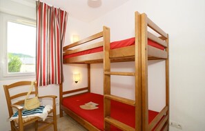 2 bedrooms, WiFi - Appartement 3 Pièces Avec Balcon et Piscine à Montignac-lascaux (Montignac)