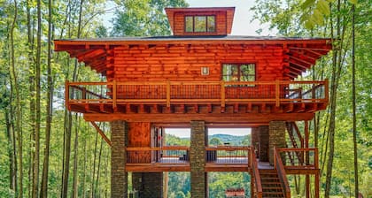 Soaring Eagle Luxury Treehouse