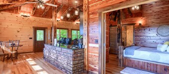 Soaring Eagle Luxury Treehouse