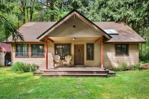 House, 2 Bedrooms | 2 bedrooms, laptop workspace, iron/ironing board, travel crib