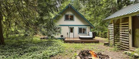 House, 2 Bedrooms | Exterior