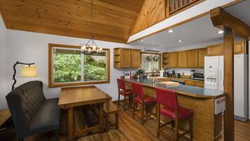 House, 2 Bedrooms | Private kitchen | Full-sized fridge, microwave, stovetop, dishwasher