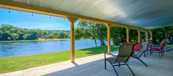 SPECIAL WINTER RATES! The White River at your doorstep with NEW private dock