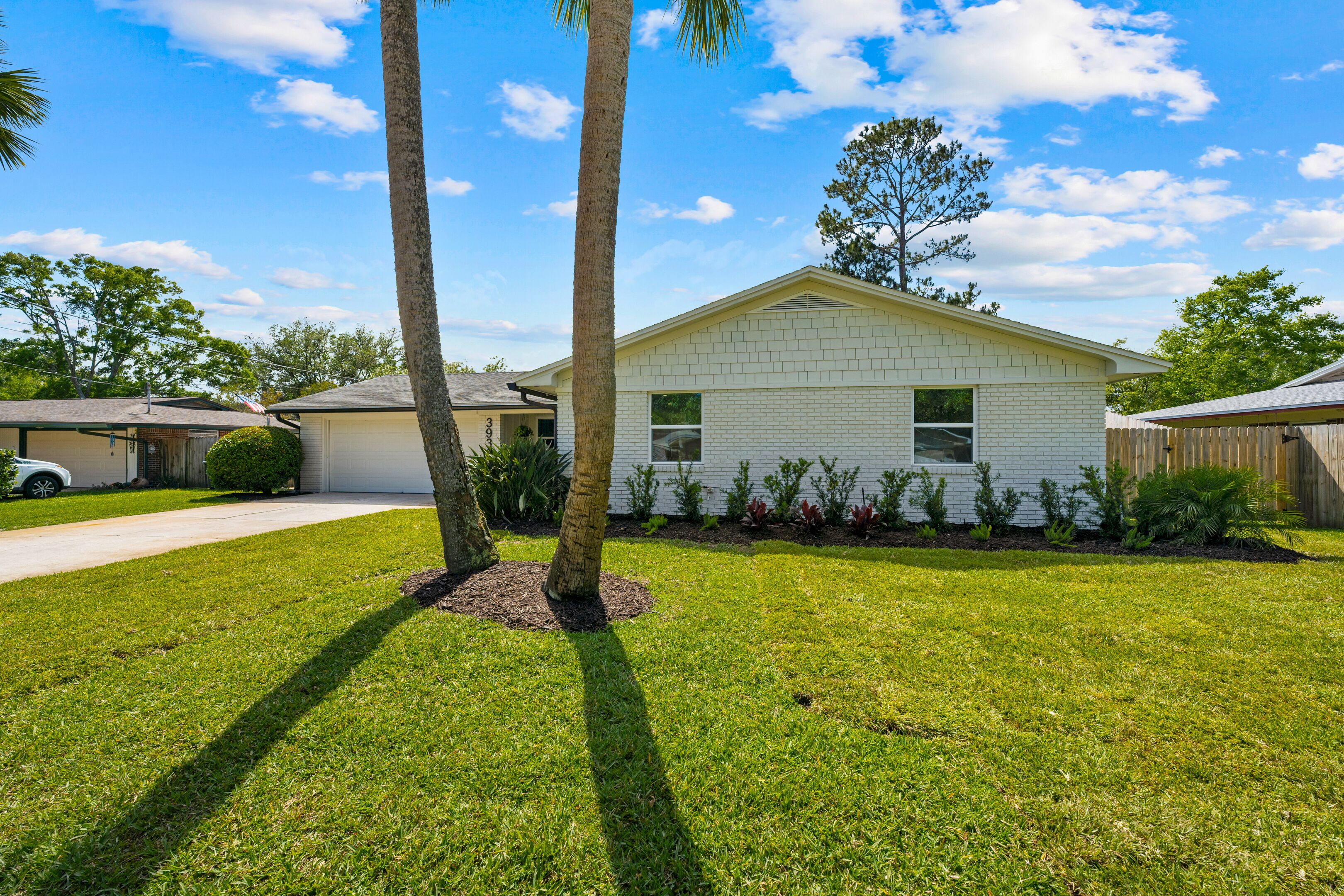 Lux Pool Home Close to Mayo & Jacksonville Beach!