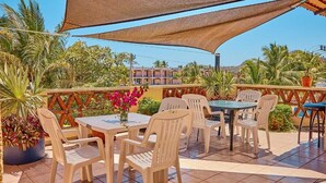 Unclassified image, 3 of 17, button - Ricardos Bungalows (San Patricio Melaque)