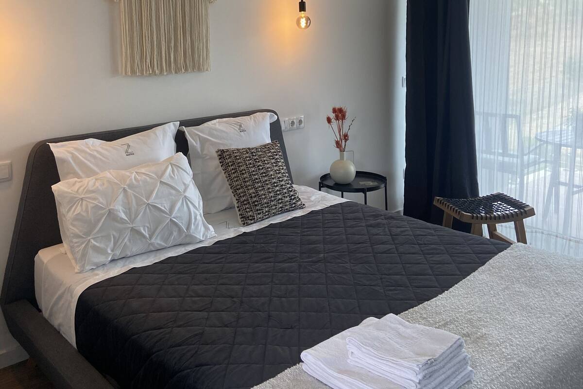 Standard Double Room | Minibar, individually decorated, individually furnished, free WiFi
