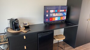 Minibar, individually decorated, individually furnished, free WiFi - Zambujal Suites (Sesimbra)