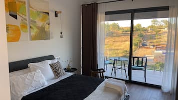 Minibar, individually decorated, individually furnished, free WiFi