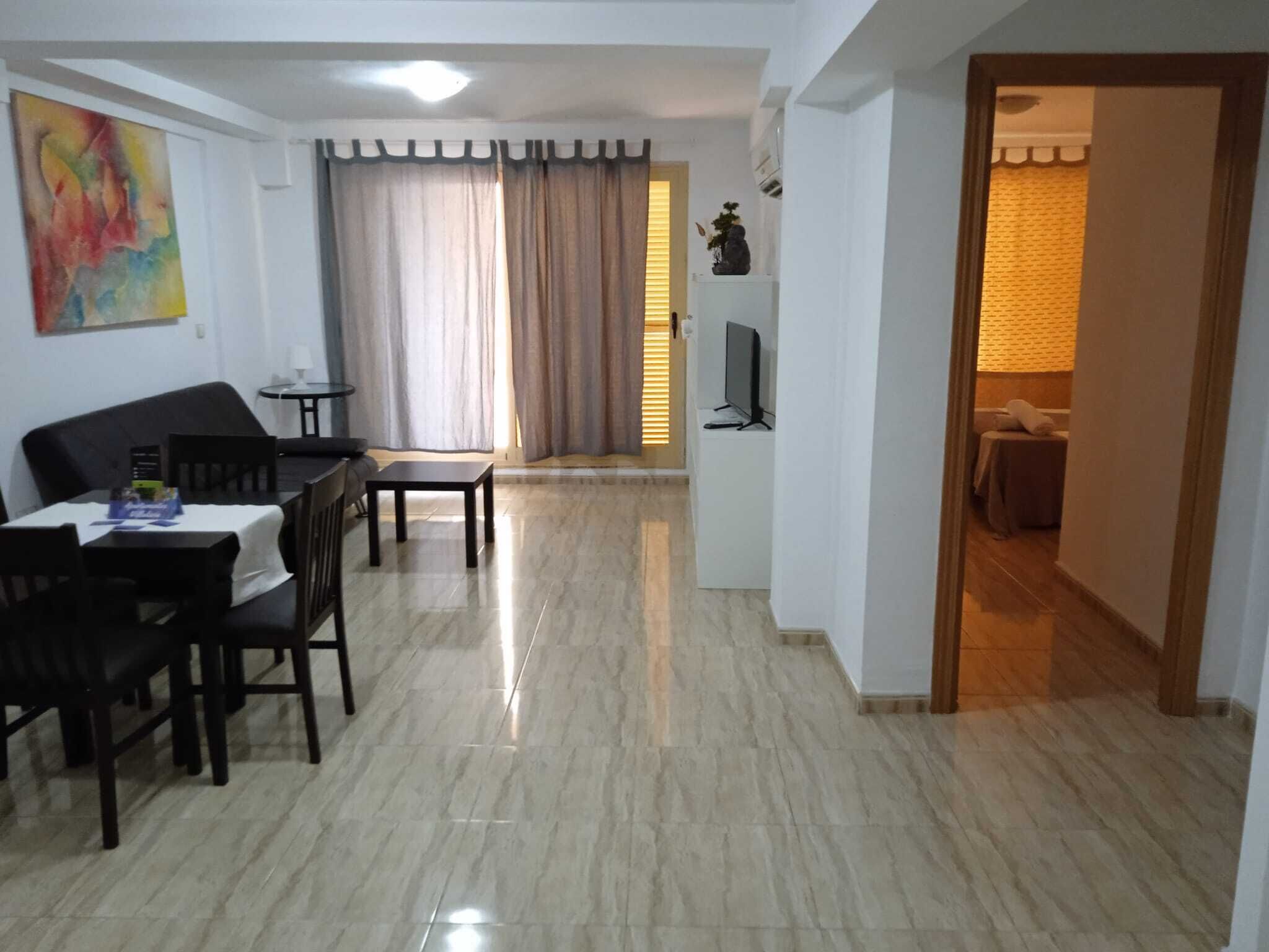 Apartamento standard | Área de estar | TV de tela plana 60 cm com canais digitais, TV